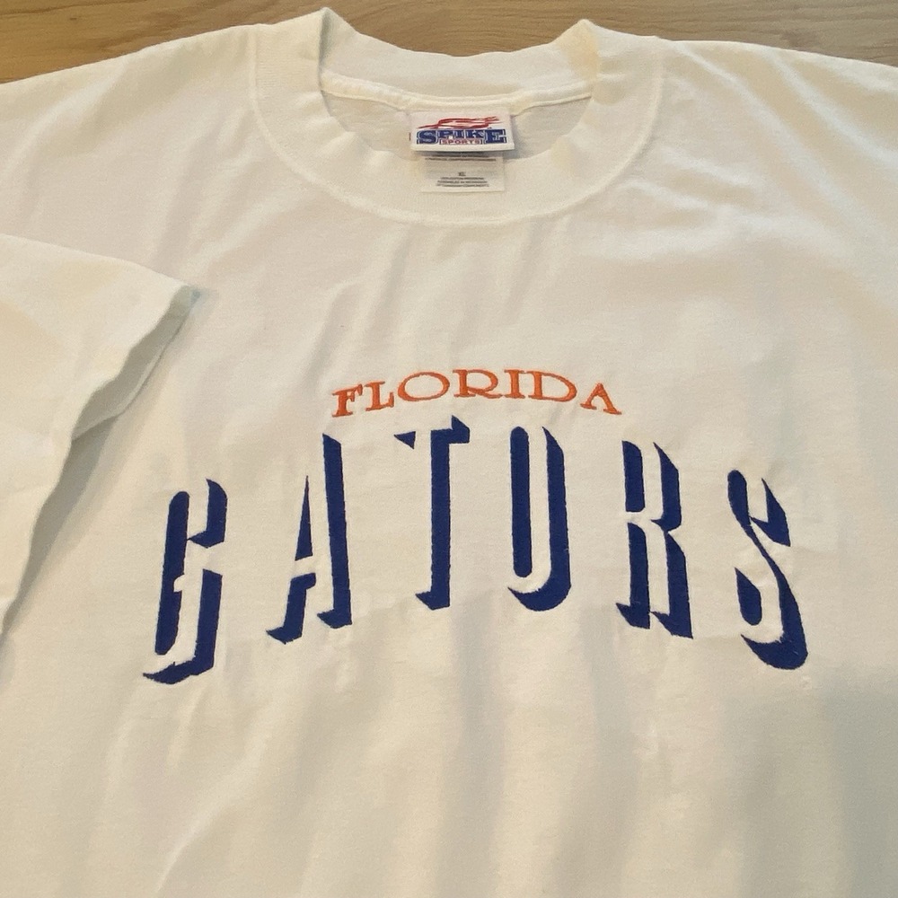 Vintage Florida Gators T-shirt Football XL White Spike Sports U.S.A. Embroidered